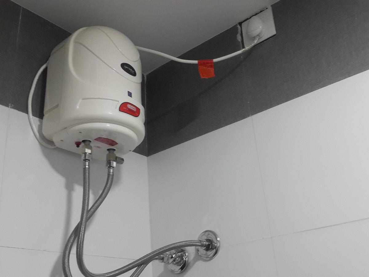 Hotel Holiday Era Opposite Railway Station Аурангабад Екстериор снимка